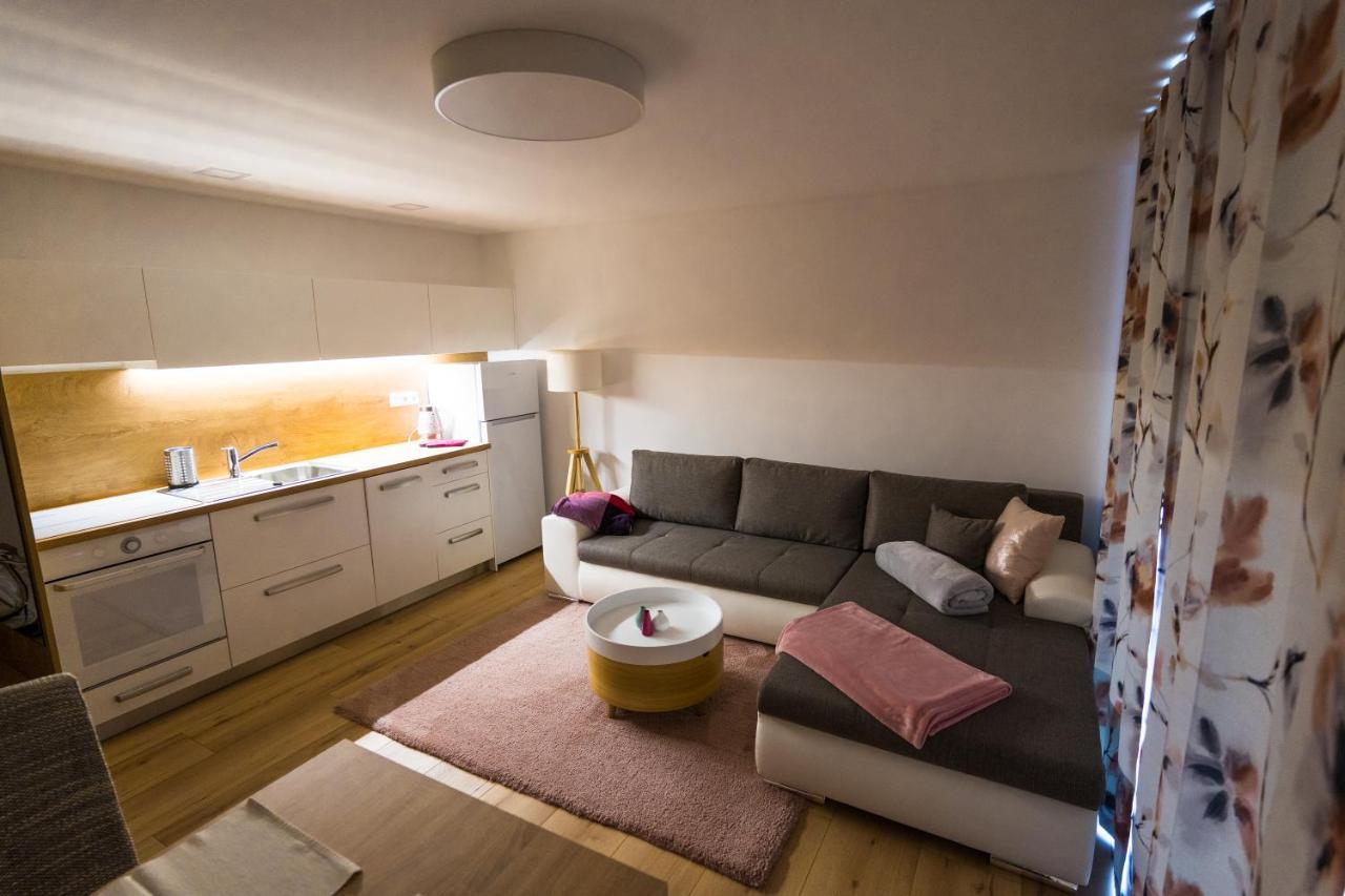 Apartmany Ema A Peter เทรโควา ภายนอก รูปภาพ